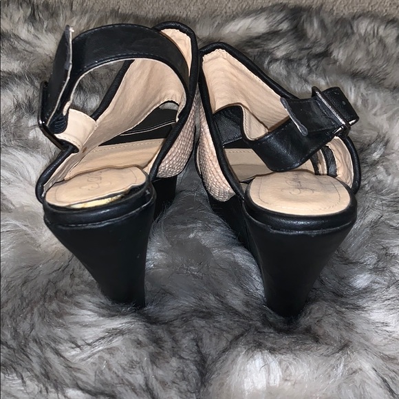 Black & Tan Wedges - Picture 9 of 9